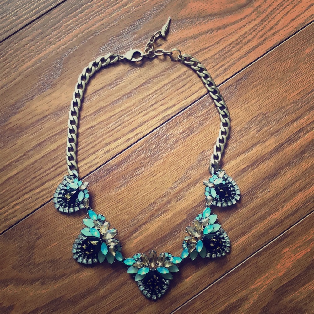 Statement necklace